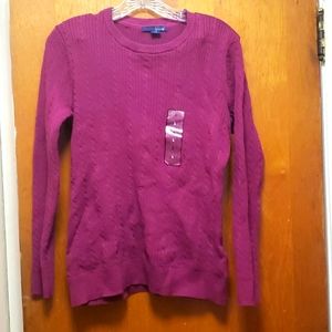 Crew neck sweater by basic editions size Large